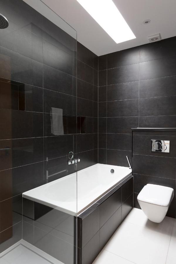 Immaculate Central Windsor Town House With Parking Esterno foto