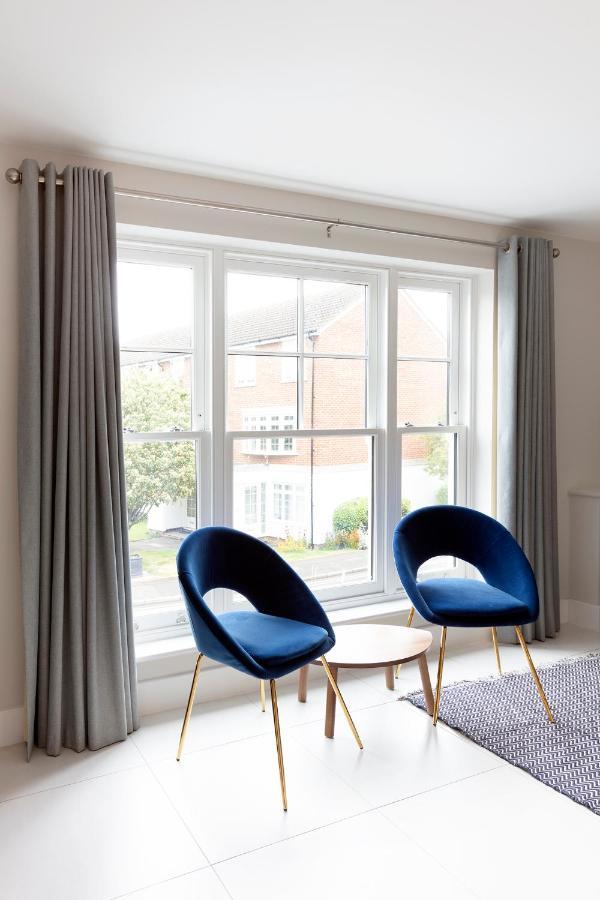 Immaculate Central Windsor Town House With Parking Esterno foto